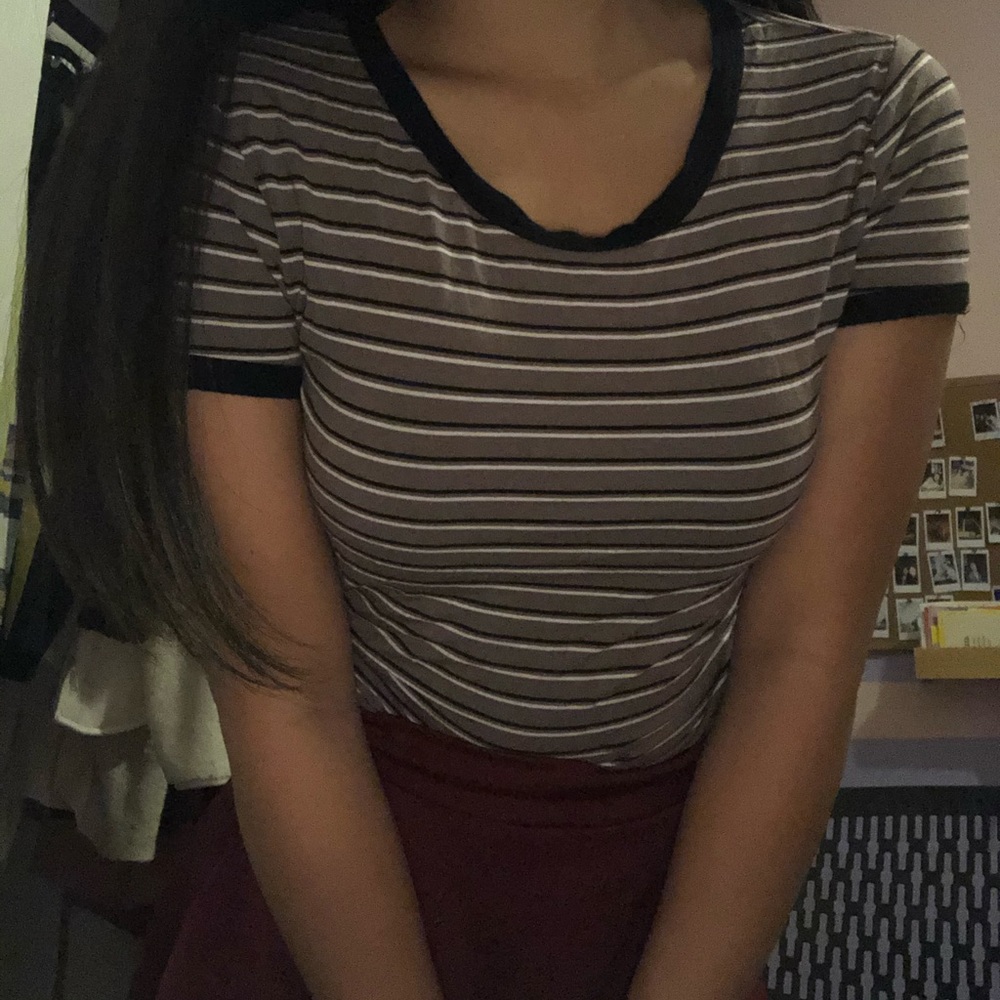 FITTED STRIPED CASUAL TEE